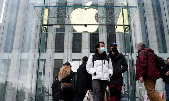 Apple Makes Masks Mandatory at US Retail Stores
