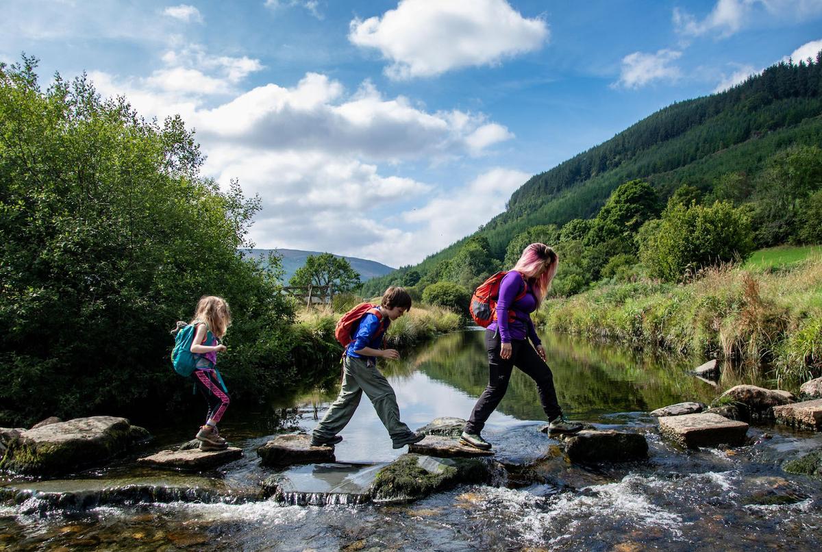 Shanel Bell with her kids in Snowdonia. (Courtesy of Caters News)