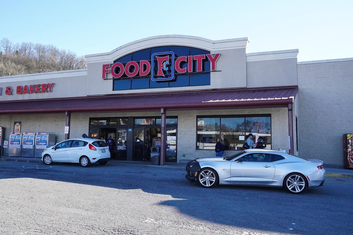 The Food City grocery in Rossville, Ga., on Dec. 12, 2021. (Jackson Elliott/The Epoch Times).