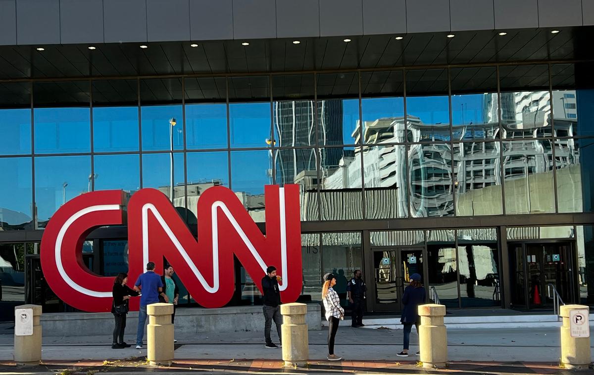CNN to Stop Broadcasting in Russia After Putin Signs Military 'Misinformation' Law