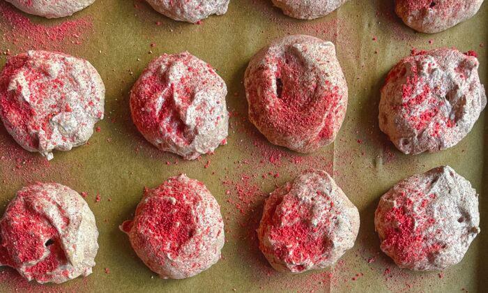 Dreamy Meringue Cookies for Your Christmas Platter