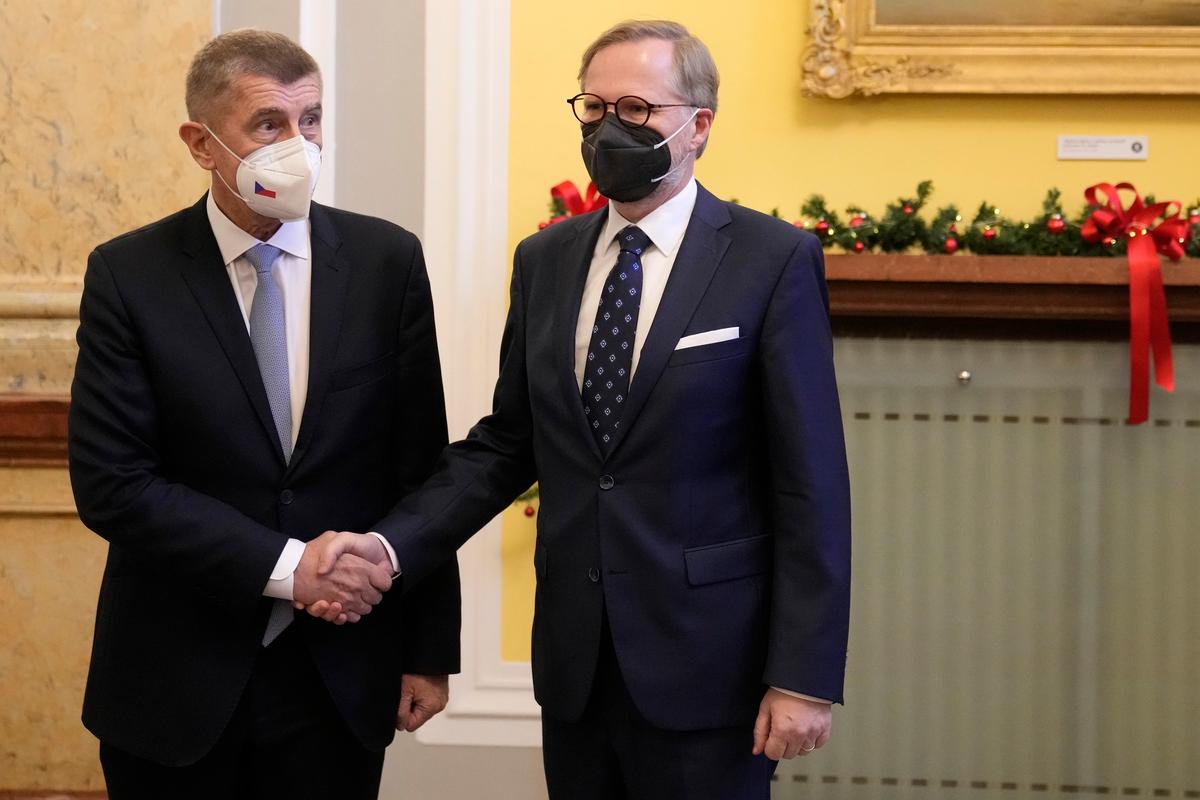 Czech Republic President Swears in New Coalition Government