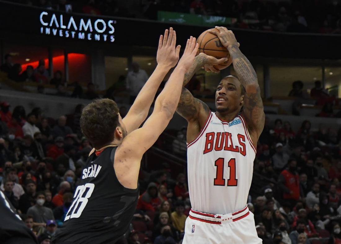 DeMar DeRozan, Bulls Roll Past Rockets