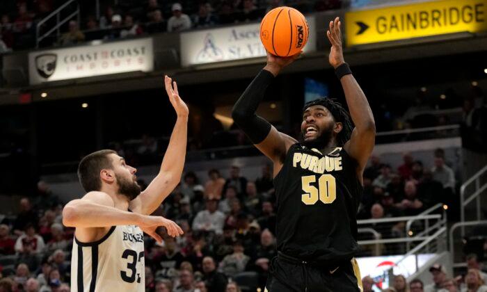 No. 3 Purdue Uses Size to Overpower Butler in 77–48 Rout