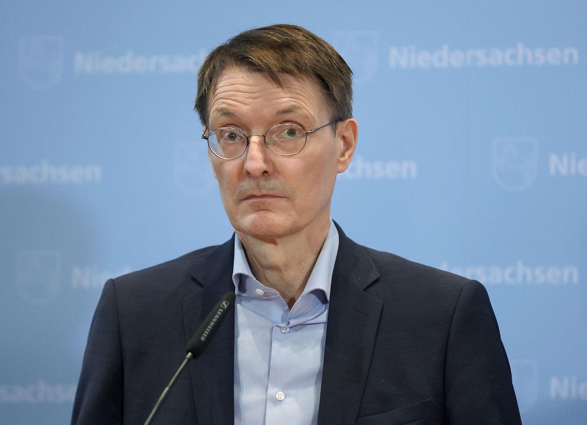 Germany Calls for ‘Offensive Booster Campaign,’ Says Vaccines May Not ‘Control’ Omicron