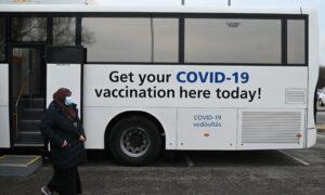 Urging NHS Staff to Take COVID-19 Vaccines Without Mentioning Side Effects Could Be ‘Negligent’: Law Firm
