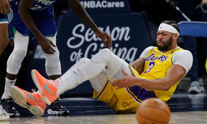 Lakers’ Anthony Davis out at Least 4 Weeks for Sprained Knee