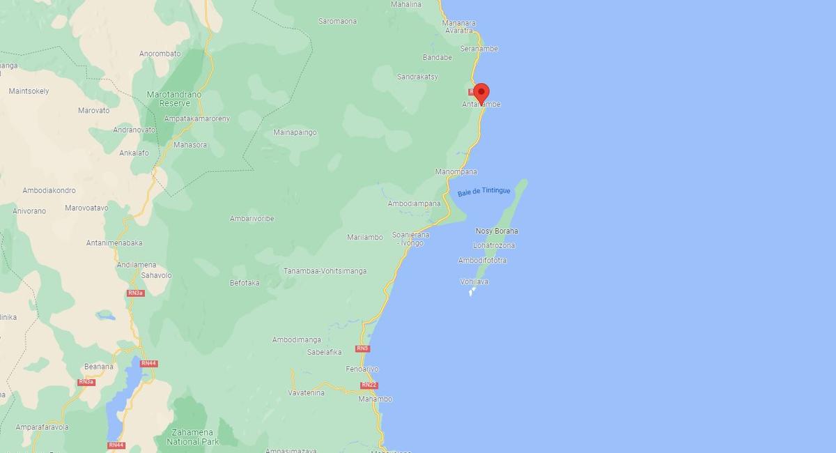 Ship Sinks Off Madagascar Coast: 17 Dead and 68 Missing