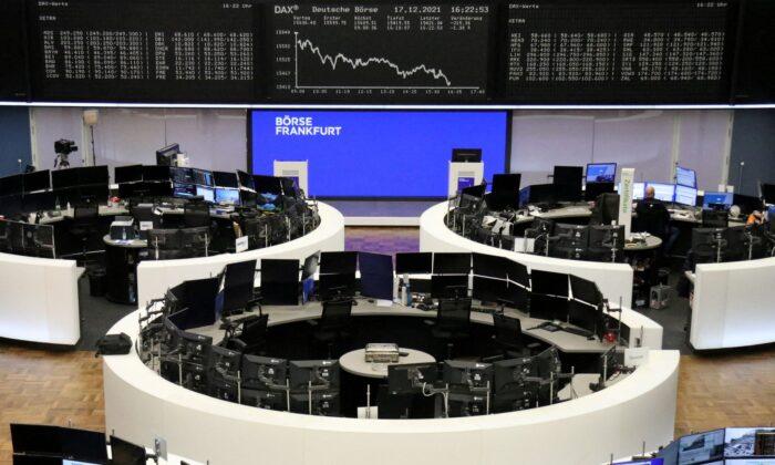 Omicron Worries Spur 2 Percent Slide in European Stocks