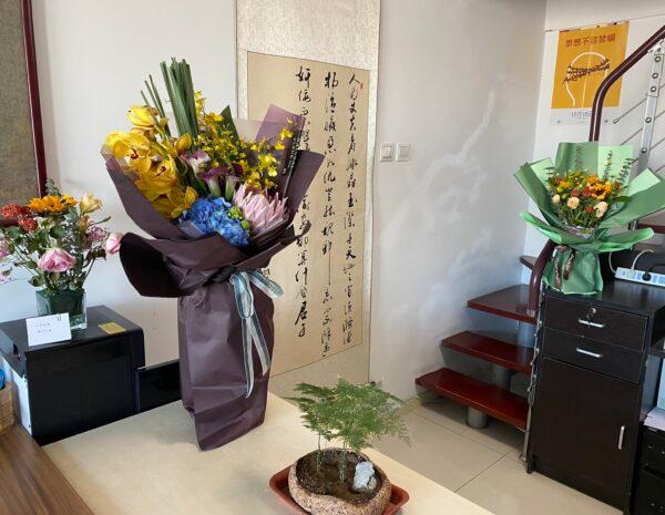 Chinese people sent flowers to human rights lawyer Liang Xiaojun whose lawyer license was revoked, in Beijing, on Dec. 16, 2021. (Liang Xiaojun)