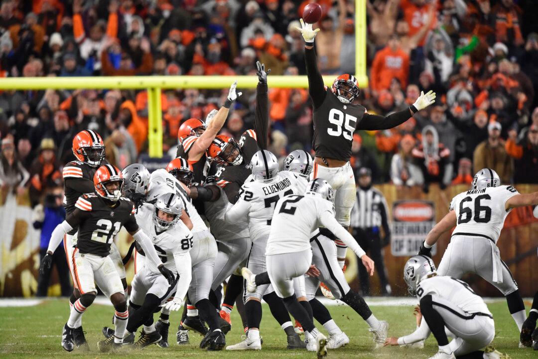 Raiders Edge Depleted Browns on Last Second Field-Goal 16–14