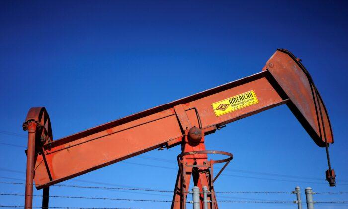 Oil Prices Rise but Omicron Worries Linger