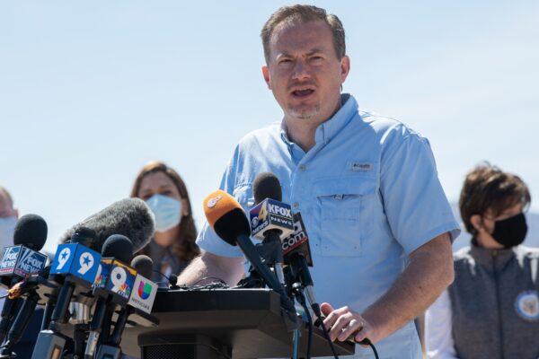  Rep. Michael Cloud (R-Texas) speaks at a press conference in El Paso, Texas, on March 15, 2021. (Justin Hamel/AFP via Getty Images)