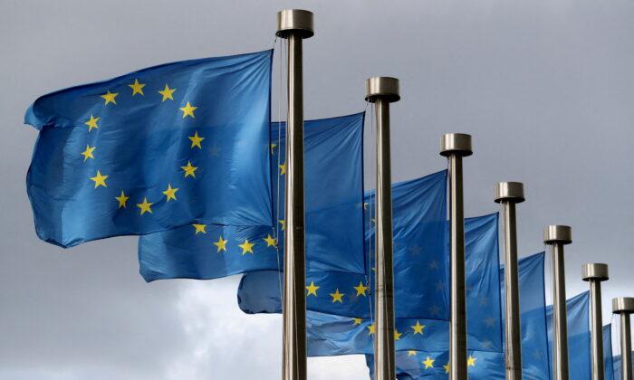 EU Aims to Invest Billions Euros in Chip Push, EU’s Breton Says