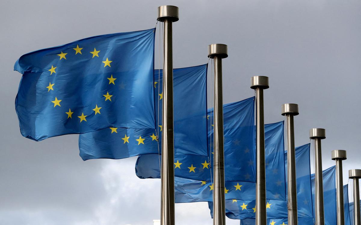 EU Aims to Invest Billions Euros in Chip Push, EU's Breton Says