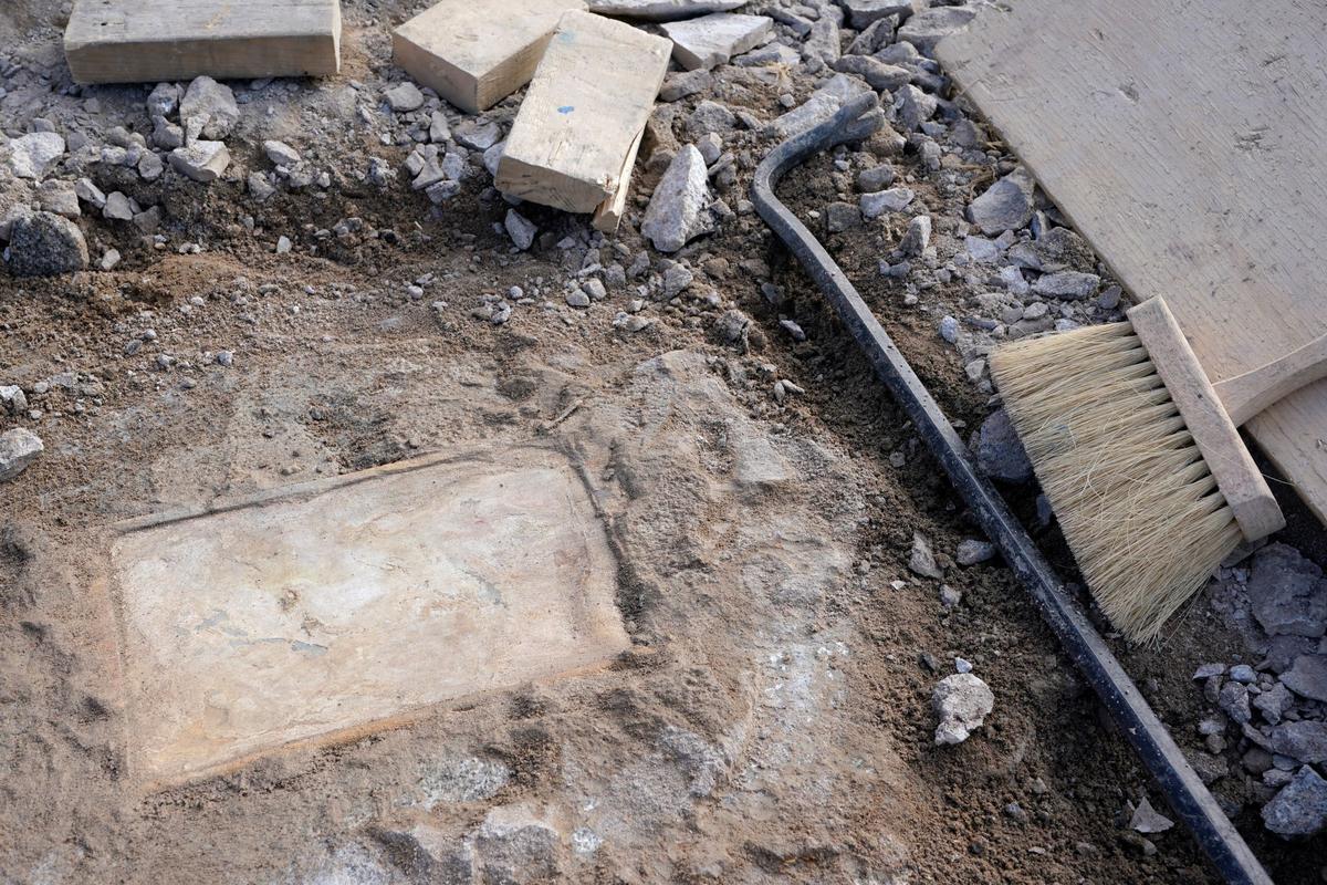 Mystery Lingers Around Time Capsule Found Beneath Lee Statue