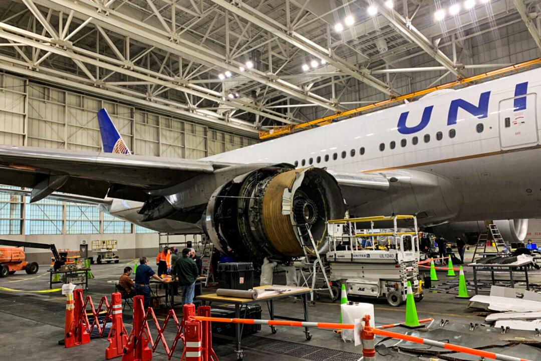 FAA Backs Inspections, Strengthening Key Part for Boeing 777-200 Engines