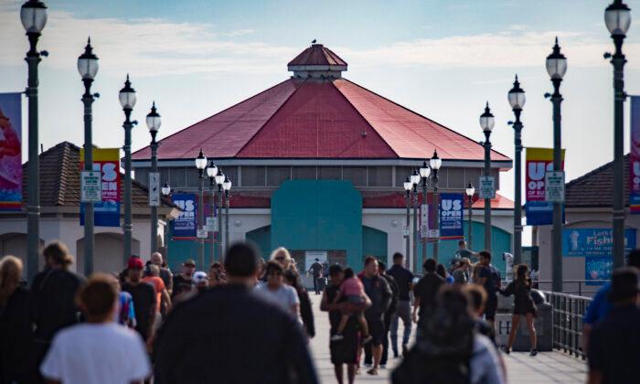 New Seafood Restaurant Claims Former Ruby’s Diner Site at Huntington Beach Pier