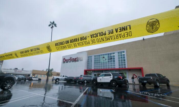 2 Die in Shooting at Los Angeles Store; 1 Woman Hospitalized