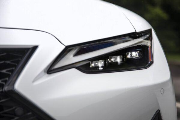 Headlight assembly. (Courtesy of Lexus)