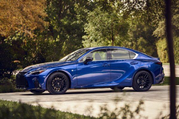 Low ground clearance. (Courtesy of Lexus)