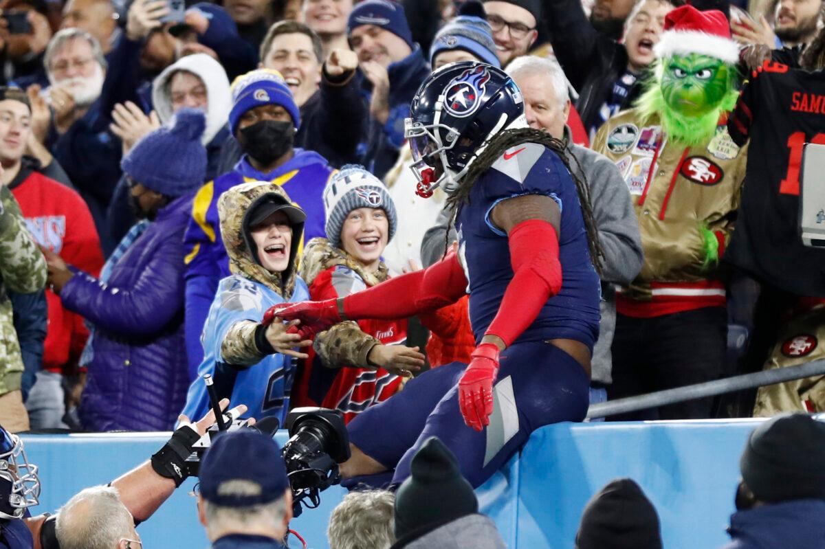 Tennessee Titans running back D'Onta Foreman celebrates after scoring a touchdown against the San Francisco 49ers in the second half of an NFL football game, in Nashville, on Dec. 23, 2021. (Wade Payne/AP Photo)
