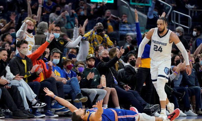 Curry Scores 46, Warriors Hold Off Pesky Grizzlies 113–104