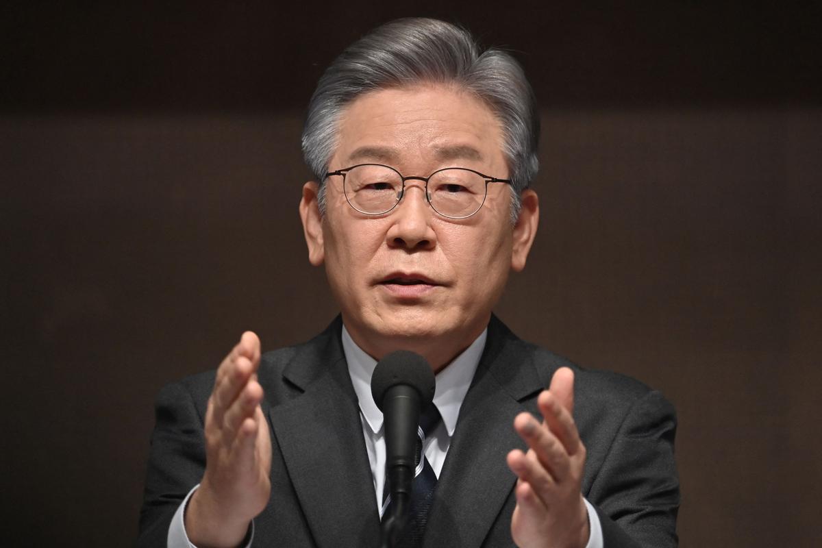 Ruling Democratic Party presidential candidate for the 2022 election Lee Jae-myung speaks during a press briefing in Seoul on November 10, 2021. (Anthony Wallace/AFP via Getty Images)