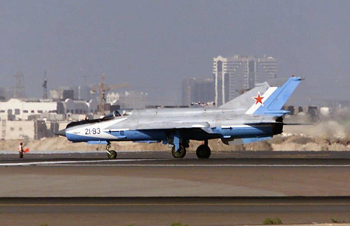 A Russian MiG-21 fighter prepares to take off at the Dubai air show, in the United Arab Emirates, on Nov. 17, 1999. (Rabih Moghrabi/AFP via Getty Images)