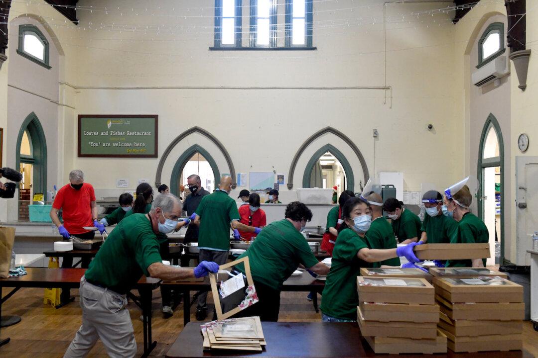 Australian Charities Rally to Feed Homeless, Lonely on Christmas