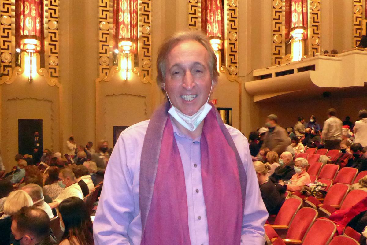 Composer: Shen Yun Soloist Sang Beautifully and the Orchestra Is Fabulous