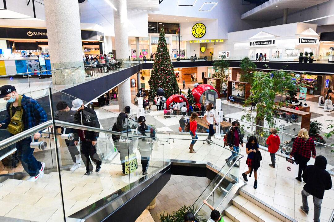 Retail Sales Jump During the 2021 Holiday Season: Mastercard