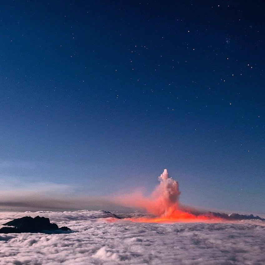 A photo taken of Cumbre Vieja volcano from the highest peak in La Palma. (Courtesy of <a href="https://www.instagram.com/saulsantosfotografia/">Saúl Santos Díaz</a>)