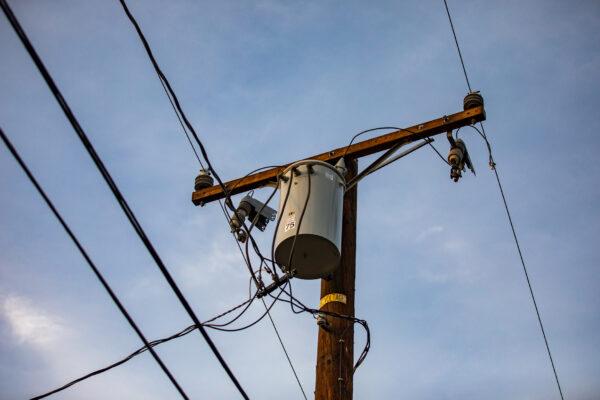 Power lines in Fullerton, Calif., on Dec. 22, 2020. (John Fredricks/The Epoch Times)