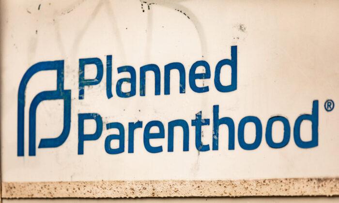 LA Area School Board Halts Discussion to Open Planned Parenthood Clinic on High School Campus