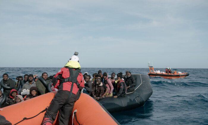 Italy Gives Safe Port to 558 Migrants Rescued at Sea