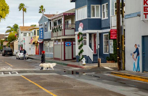 The Newport Beach neighborhood of Balboa Island on Dec. 29, 2021. (John Fredricks/The Epoch Times)