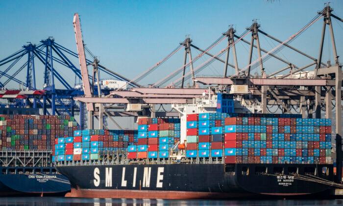 LA Port Lingering Container Fee Delayed for the 9th Time in 2 Months