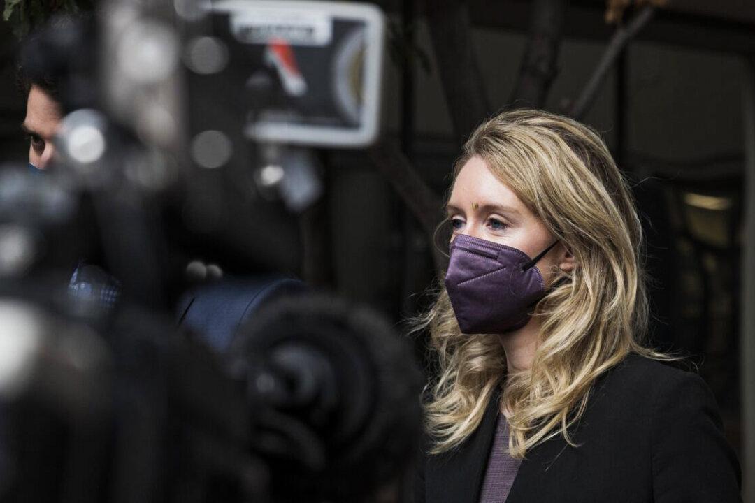 Holmes Jury Heads Into Fifth Day of Deliberations