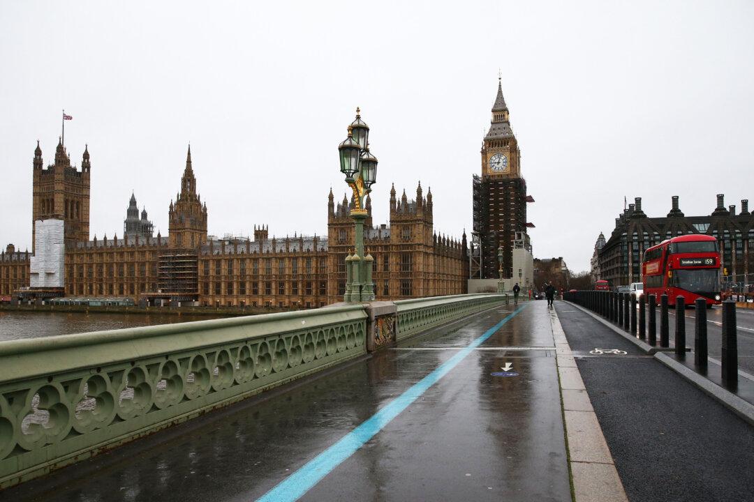 Hong Kong Couple Suspected of Donating Money to British Politicians on Behalf of CCP Banned From UK, Pending Appeal