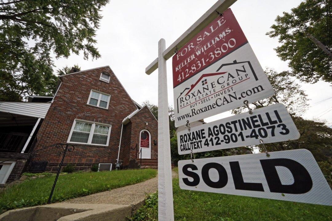 Mortgage Rates Tick up but Remain Low in Final Days of 2021