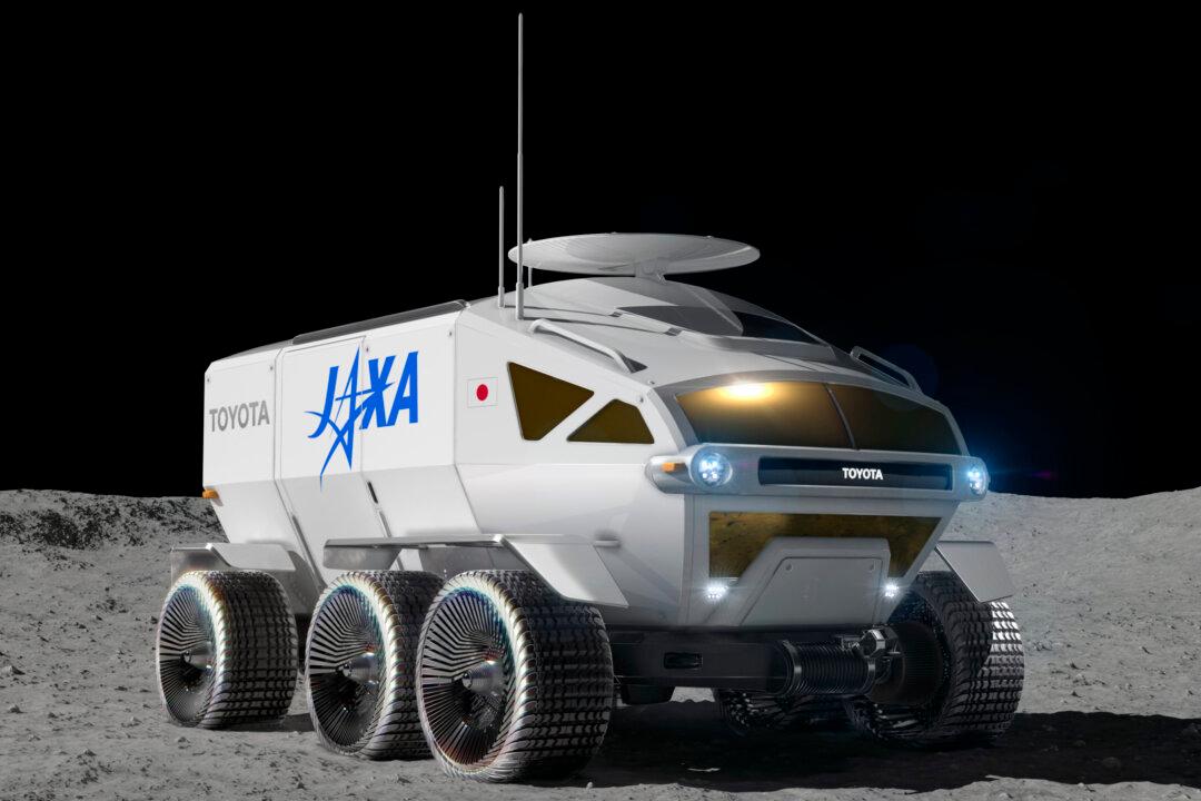 Toyota Heading to Moon With Cruiser, Robotic Arms, Dreams