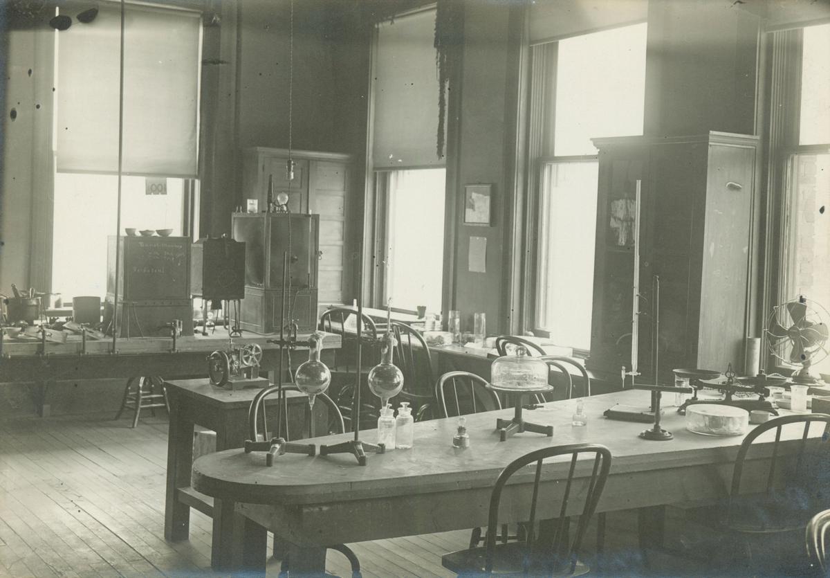 Lab. (Courtesy of the Charles E. Bessey, Botany Papers, Archives & Special Collections, University of Nebraska-Lincoln Libraries)