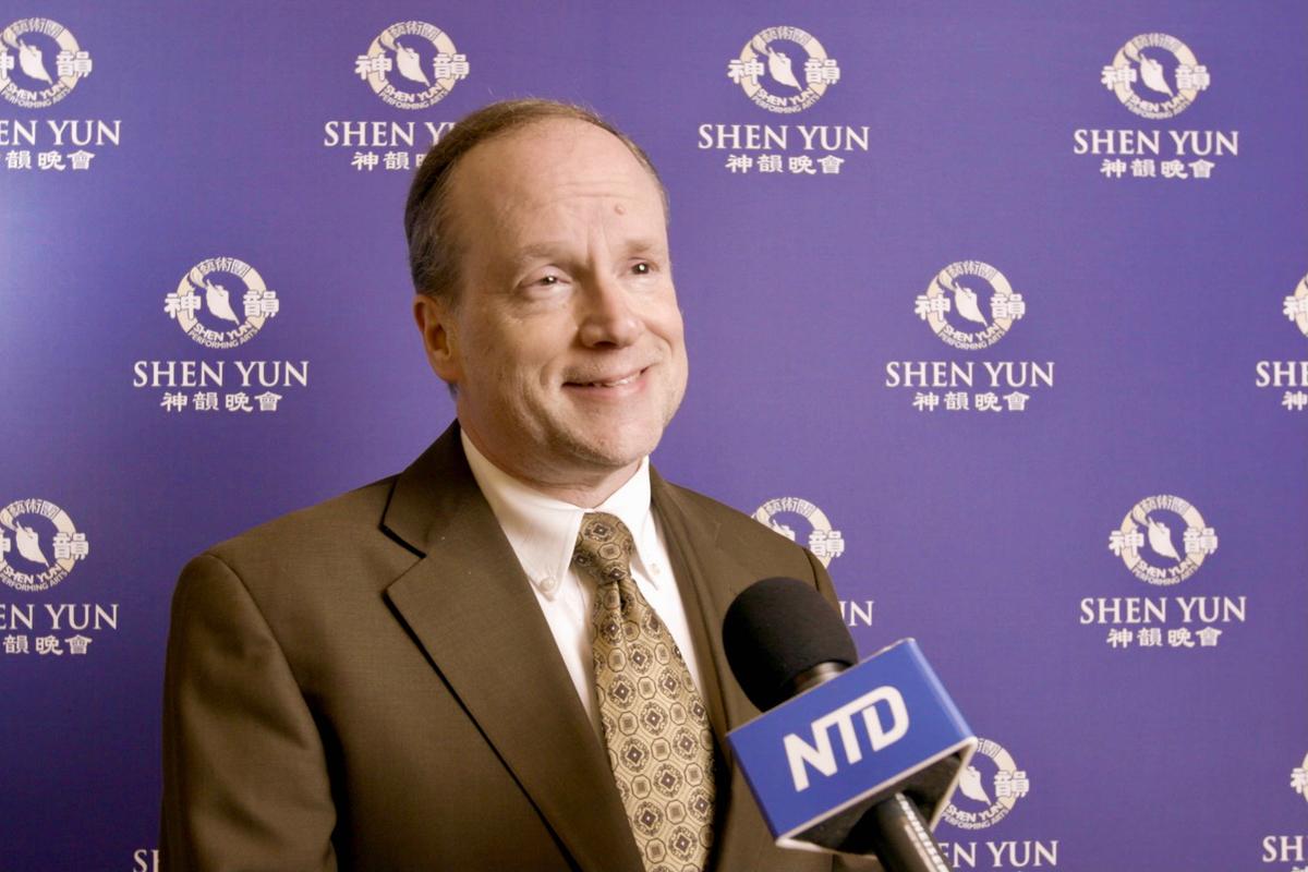 President of Charitable Foundation Lauds the Tradition in Shen Yun