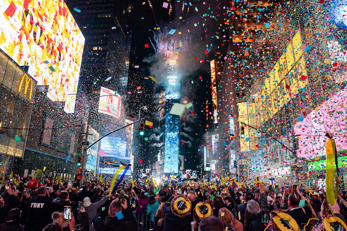 The New Year's Eve Ball touches down to mark the beginning of a new year in New York on Jan. 1, 2022. (David Dee Delgado/Getty Images)