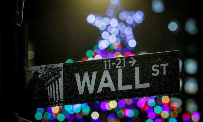 S&P 500, Dow Hit Record Highs on 1st Trading Day of 2022