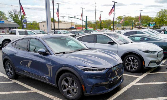 New Auto Sales up in 2021, but Long Way Before Full Recovery