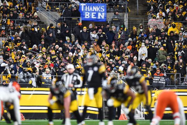 Pittsburgh Steelers fans look on during a game against the Cleveland Browns at Heinz Field in Pittsburgh, on Jan. 3, 2022. (Joe Sargent/Getty Images)