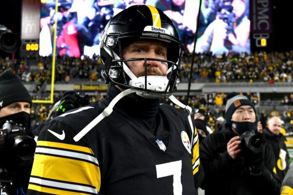 Ben Roethlisberger #7 of the Pittsburgh Steelers looks on after his final game at Heinz Field where he defeated the Cleveland Browns 26-14 in Pittsburgh, on Jan. 3, 2022. (Justin Berl/Getty Images)