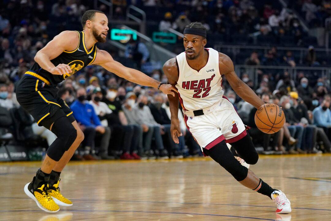 Jordan Poole Scores 32 Points Off Bench, Warriors Beat Heat